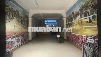 MBKD Đền Lừ 1, cạnh tiểu học và THCS Đền Lừ, nhiều trường mầm non