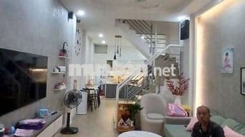 🌈 🌈[QUẬN 4] MT HẺM 576 ĐOÀN VĂN BƠ. GIÁ 5T7 thương lượng .