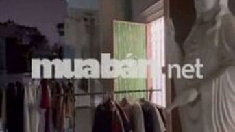 Lầu 2 có 2 phòng
(Đang cho 4 bạn sinh viên nữ thuê 1 phòng)
---