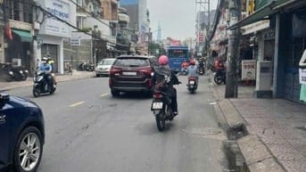 Bán nhà mặt tiền đường Lê Quang Định phường Bình Thạnh (p7 ) gần ngã 4