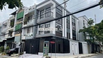 GÓC 2 MT - 735A Lạc Long Quân, P.10, Q.TB - Thang Máy - Sàn Suốt