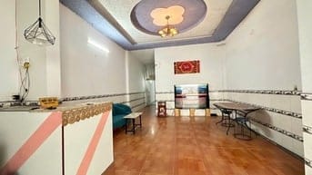 Cần cho thuê nhà nguyên căn 2 tầng Dt 130m2 tại Dĩ An