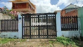 nhà mt vườn thơm bình chánh cũ gần 300m