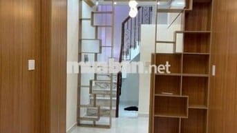 Mới, chính chủ xây dựng, không lộ giới. P15 Q10. 20m2 3 tầng. 3,4 tỷ.