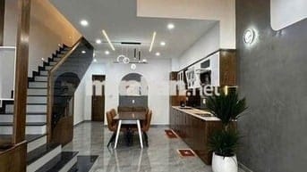 Cho thuê nhà 3 tầng mt hoàng hiệp hòa xuân