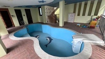 Nhà Lô góc, giữa 2 hồ điều hoà lớn, 7 tầng hiện đại, cực gần mặt phố 