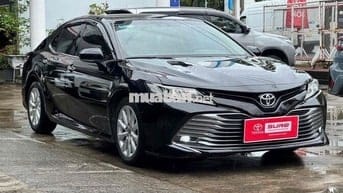 Toyota Camry 2020 màu đen 2.0G đi 67000 km xe zin