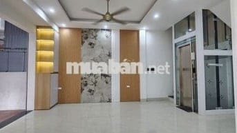 ✨ Thang máy xịn – 5 tầng sừng sững – Đẹp không tì vết! ✨