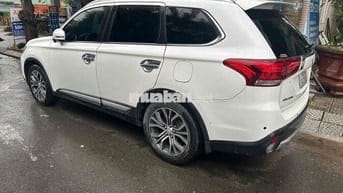 Xe gia đình đang đi cần bán