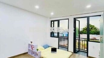 STUDIO MỚI CỬA SỔ BANCOL SIÊU THOÁNG ĐI BỘ QUA ĐH NGUYỄN TẤT THÀNH