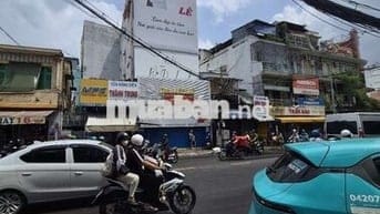 CHO THUÊ TÒA NHÀ MẶT TIỀN ĐƯỜNG ĐỐI DIỆN TRƯỜNG HỌC KẾ CHỢ BÀ CHIỂU