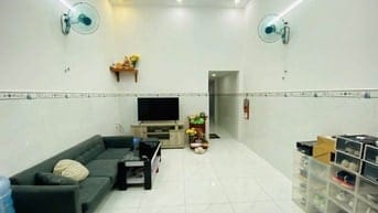 Chính chủ bán nhà đúc lững tl51 q12,ngay chợ đường Sh Chung vi bằng