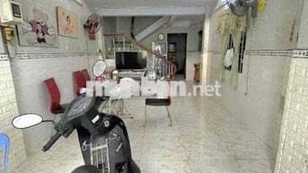 Nhà 4 tầng trung tâm q11 ( 4,2m x13m) Lê Đại Hành