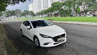 cần bán mazda 3 hatchback 2018 màu trắng một chủ
