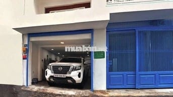 Cho thuê Q6. MT 7,4m. Xe oto vào nhà. sáng thoáng. Hẻm rộng, sạch,suốt