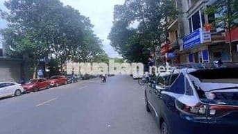 Nhà đẹp đón Tết - Cạnh Hoàng Quốc Việt - 40m2,6 tầng thang máy 11.4tỷ