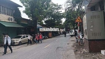 Bán gấp nhà 45m2-- bãi đỗ xe cạnh nhà-- oto tránh giá 6,4 tỉ