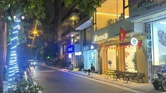 Bán nhà mặt Hồ Tây 90m2, vỉa hè rộng, ô tô 2 chiều, kinh doanh