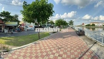 Nhà Nát - full thổ cư - Sát Công Viên Trường Học - SHR - Hẻm xe tải