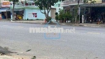 Cho thuê nhà nguyên căn 2 tầng mt Phạm Hùng, hòa xuân