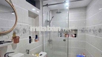 cho thuê nhà nguyên căn có nội thất 2 p ngủ nhà sạch đẹp