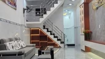 5,77 Tỷ Nhà sát hẻm xe hơi  3,8 x 10 ( 2 lầu đúc ) 4PN sổ hồng riêng 