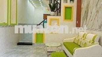 Nhà bán 4×11, 1 trệt, lầu, nhà mới  đẹp, 2 phòng ngủ 2WC. Giá 1ty 790