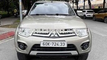 Bán Pajero sport 4x2 máy xăng Tự động