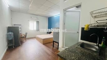 Studio Đầy Đủ Nội Thất, rộng 32m2 - Vị trí Cách Quận 1 Chỉ 500m