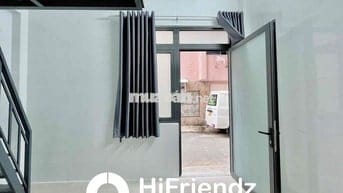 Duplex gác cao mặt tiền hẻm, có thể kinh doanh gần CV Lê Thị Riêng