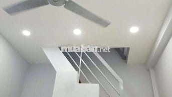 Cho thuê nhà 2pn2wc ngay chợ Hòa Hưng p15 Quận 10