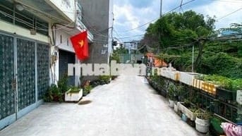 Nhà cũ tại Phạm Hữu Lầu. Shr, hỗ trợ vay bank. Công chứng ngay