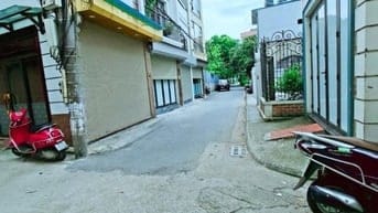 HIẾM, THƯỢNG THANH, CĂN GÓC, Ô TÔ TRÁNH, KINH DOANH. 47M2 4 TẦNG 