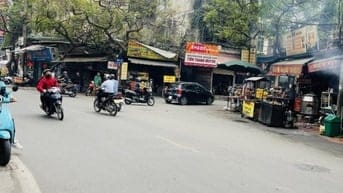 Cho thuê nhà chính chủ phố Hoàng Văn Thái ô tô đỗ cửa