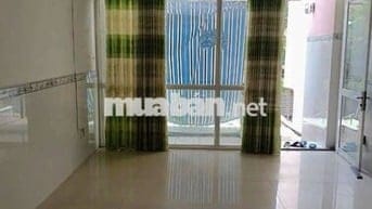 Phòng trọ 32m2 sạch thoáng mát của nhà mặt tiền.ĐHT6 gần chùa linh sơn