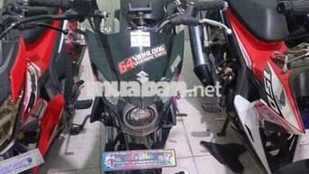 Xe máy Suzuki Satria F150 côn tay đen hồng