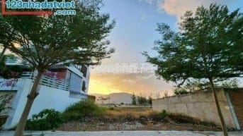 CỰC HIẾM !BÁN LÔ BIỆT THỰ SIÊU ĐẸP TRUNG TÂM LÀNG ĐH GIÁ CHỈ 22TR/M2