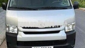 toyota hiace 2017 xe nét nội thất và điện vẫn đẹp