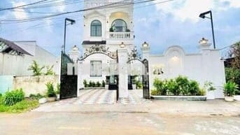 Biệt thự mặt tiền Tân Hiệp 39+40-Hóc Môn.Dt 10x22~203m2~2 tấm~6,5ty