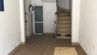 Cho thuê cửa hàng mặt đường phố Thuỵ Khuê.