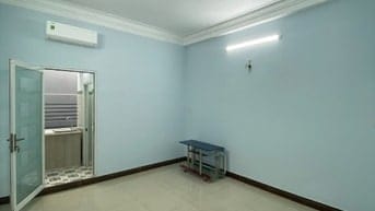 Cho thuê căn hộ dịch vụ nội thất cơ bản, giờ giấc thoải mái