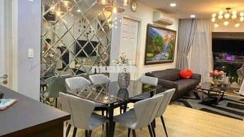 Cần Bán Gấp Căn Hộ 2 Phòng Ngủ, Full NT, Tại The Everrich Infinity, Q5