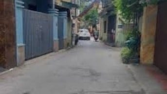 Bán nhà mặt ngõ Đường võ chí Công ôtô vào 38m² x 4,5 tầng, mặt tiền 5,
