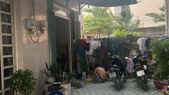 Bán Cặp nhà ngang 8m đang cho thuê 10tr/tháng 