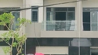 Nhà phố diện tích đất 90m2, xây dựng 237m2, 4 tấm , 5 WC. chính chủ