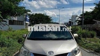 Bán xe Toyota Sienna 2010 3.5L