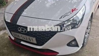 Hyundai Accent 2023 số sàn màu trắng