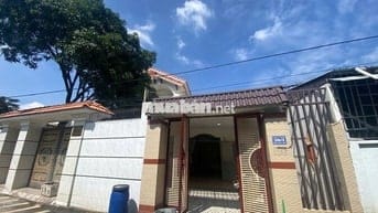 Bán nhà 1 trệt 1 lầu mặt tiền đường giá siêu rẻ chỉ bằng tiền lô đất