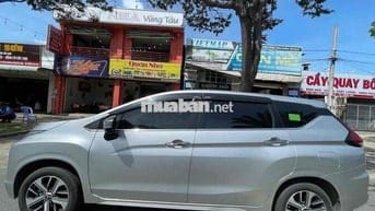 Chính chủ cần bán gấp Xpander AT 2019, màu bạc.