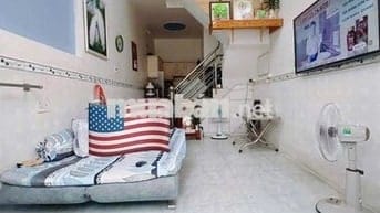 Nhà trệt 2 lầu. Có 4Pn. Tại Phước Kiển. Gần BV Nhà Bè. Sh cầm tay